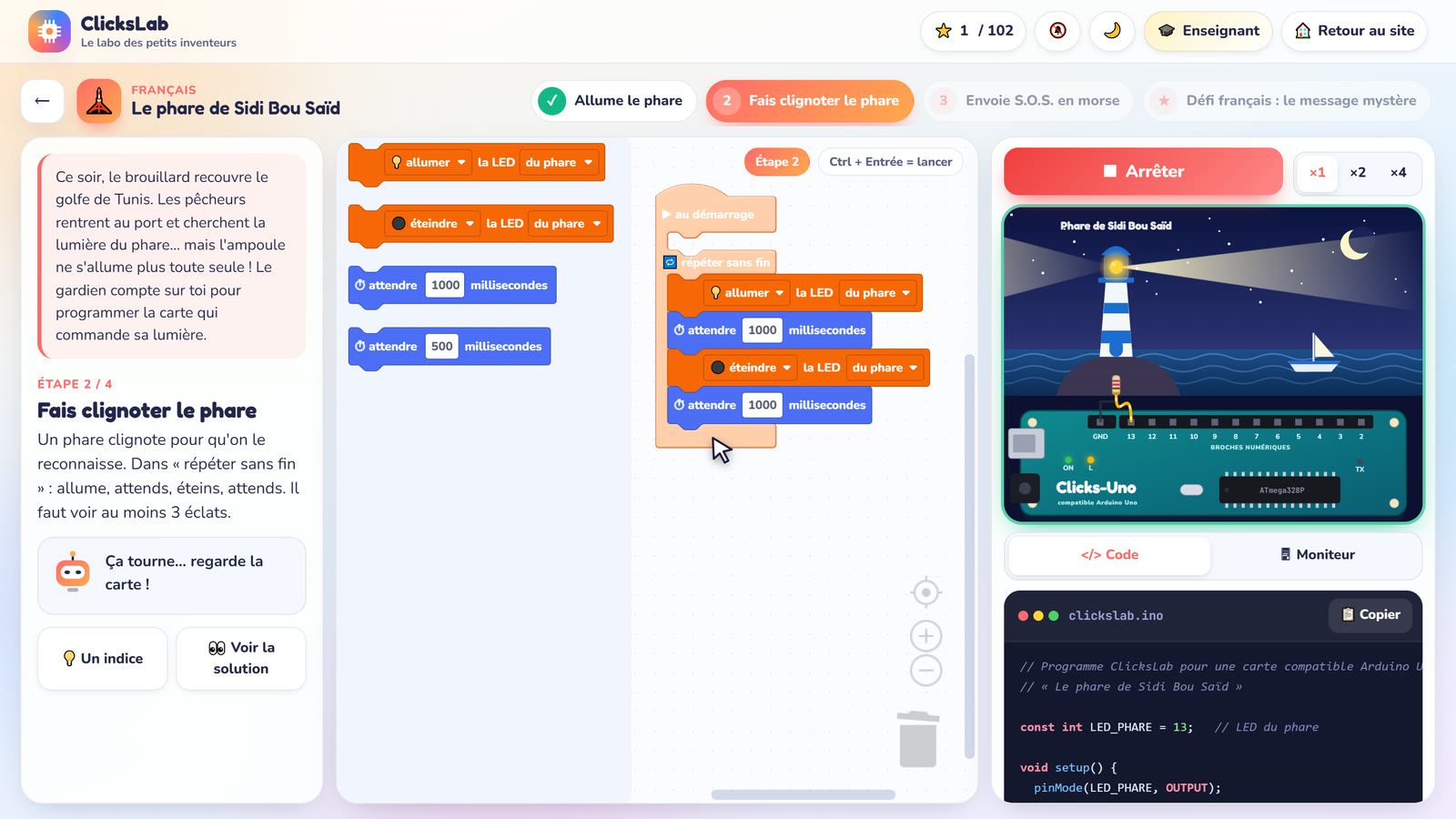 Dans ClicksLab, le programme de clignotement du phare est assemblé dans « répéter sans fin » : allumer, attendre 1000 millisecondes, éteindre, attendre.